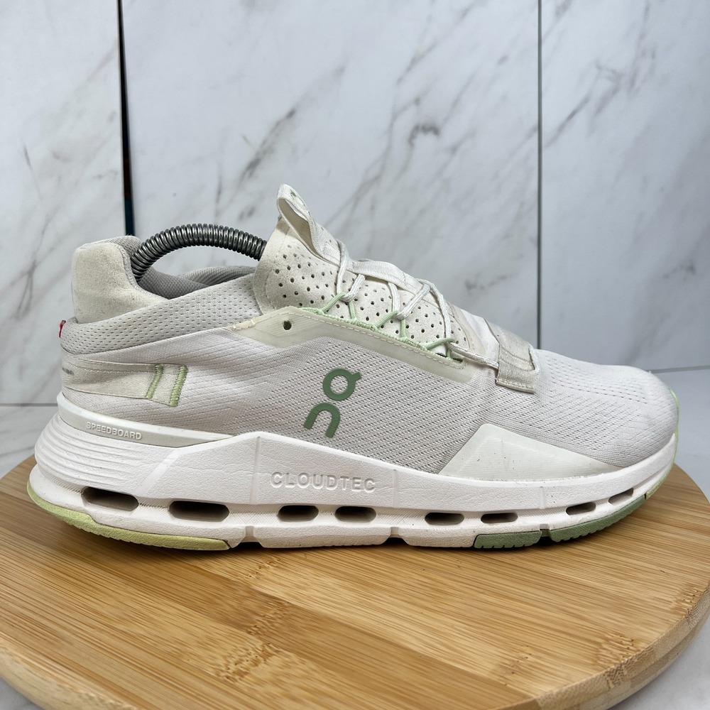 On Cloud Cloudnova 2 Womens Size 10 White Sage Running Walk Gym Sneakers Shoes